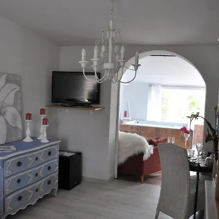 Le Domaine Des Grettes Apartment La Dominelais